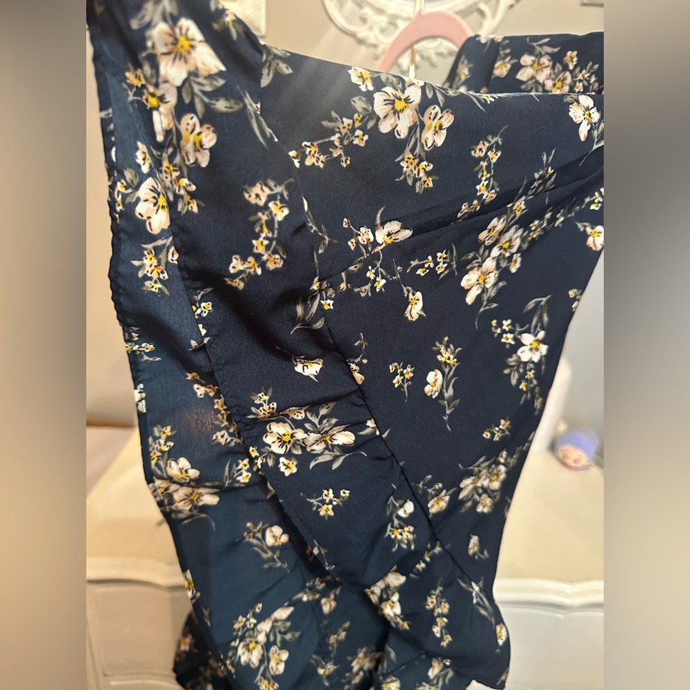Kimono Tie Top / Navy Floral / Size S-M / Brand Unknown / EUC - Picture 4 of 6